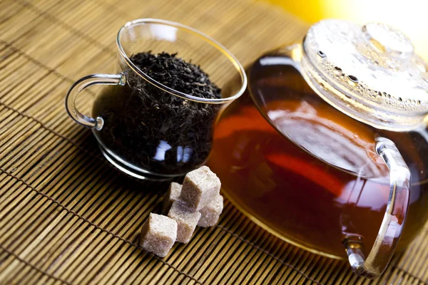 Chá derramando — Fotografia de Stock