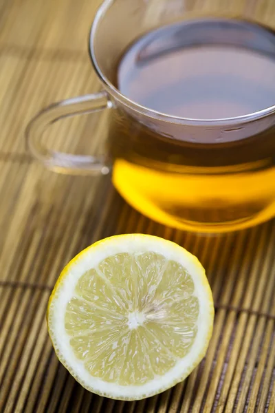 Chá derramando — Fotografia de Stock