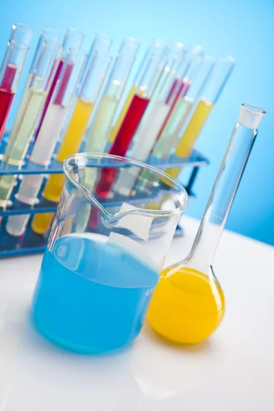 다채로운 연구 실험실의 장비 — 스톡 사진