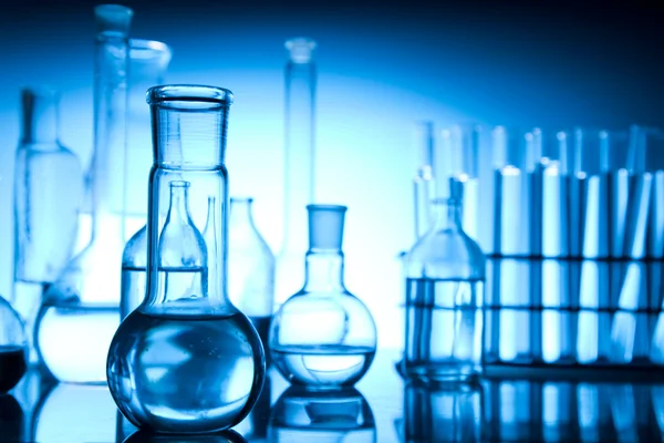 Хімічне обладнання, лабораторний скляний посуд — стокове фото