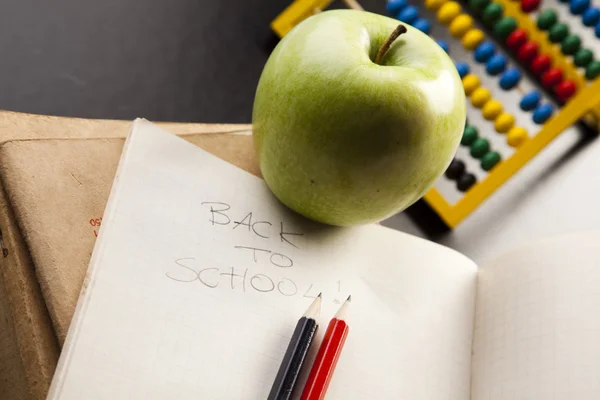 Äpple på skolan — Stockfoto