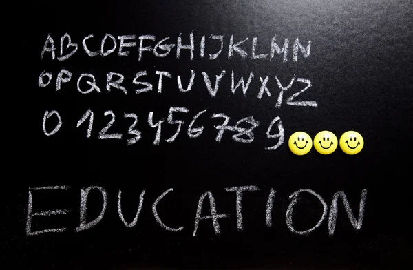 학교 칠판에 알파벳 문자와 — 스톡 사진