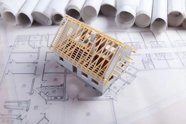 Modelo de arquitetura e planos — Fotografia de Stock