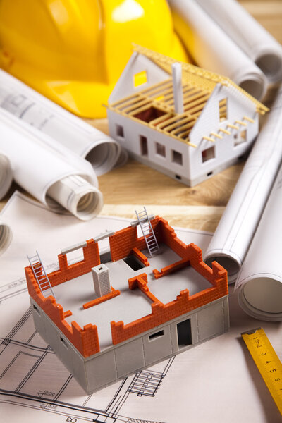 Архитектурный план и дом
