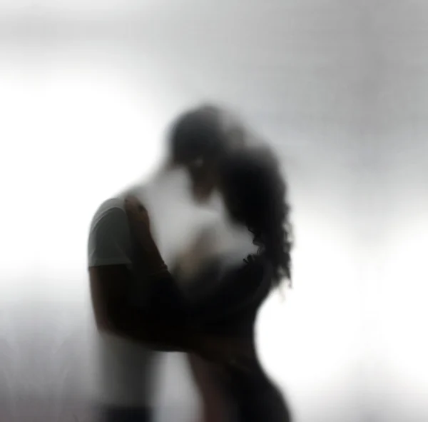 Silhouettes of a two lovers — Stock Photo, Image