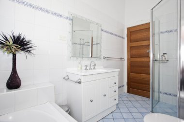 Şık modern bathoom