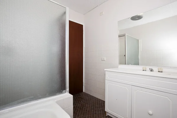 Stilvolles modernes Badezimmer — Stockfoto