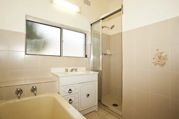 Şık modern bathoom — Stok fotoğraf