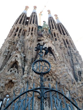 La sagrada familia - gaudi tarafından tasarlanmış etkileyici Katedrali