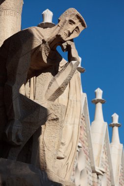 La sagrada familia - gaudi tarafından tasarlanmış etkileyici Katedrali