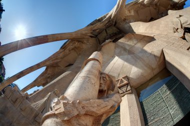 La sagrada familia - gaudi tarafından tasarlanmış etkileyici Katedrali