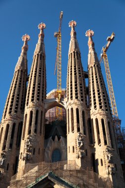 La sagrada familia - gaudi tarafından tasarlanmış etkileyici Katedrali