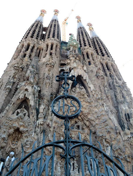 La Sagrada Familia - the impressive cathedral designed by Gaudi — Stock Photo, Image