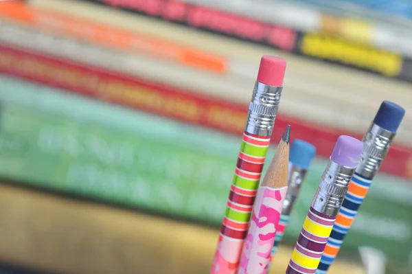 Närbild av färgpennor — Stockfoto