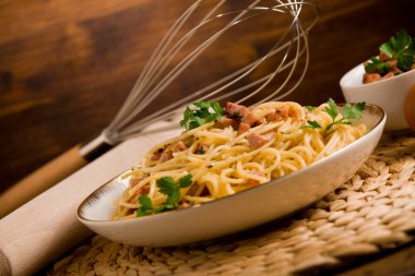 Pasta alla carbonara clipart