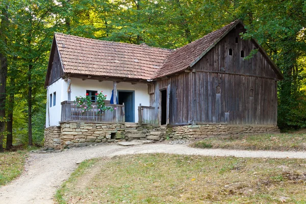 Старый румынский дом — стоковое фото