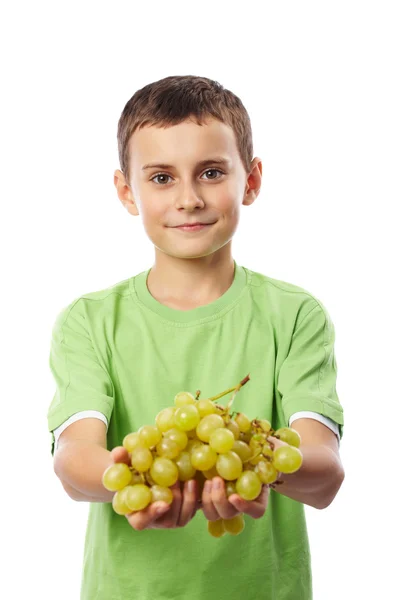 Menino com uvas — Fotografia de Stock