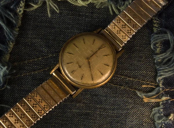 Vintage golden wristwatch. — Stock Photo, Image
