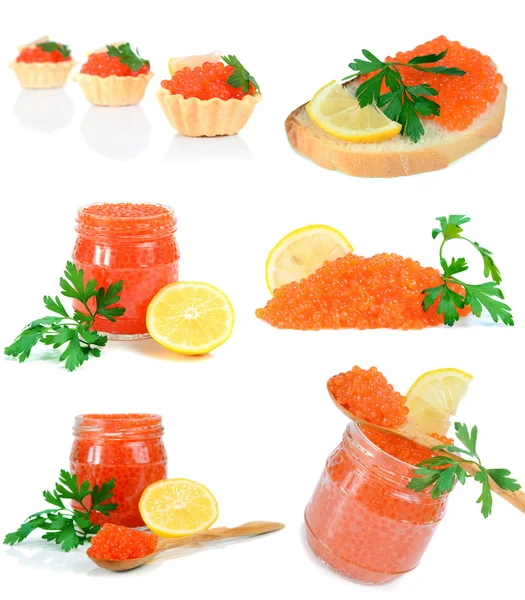 Caviar rojo en un frasco de vidrio con limón y perejil — Foto de Stock