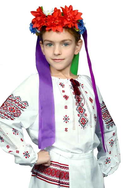 Een meisje is in het nationale Oekraïense pak — Stockfoto