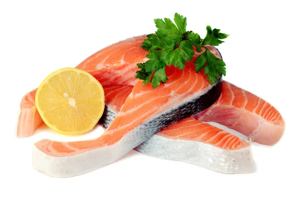 Steki z czerwona ryba z cytryną i natką pietruszki — Zdjęcie stockowe