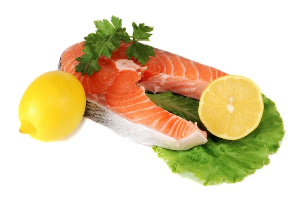 Filetes de pescado rojo con limón y perejil —  Fotos de Stock