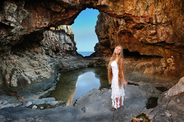 Cave girl — Stock Photo, Image