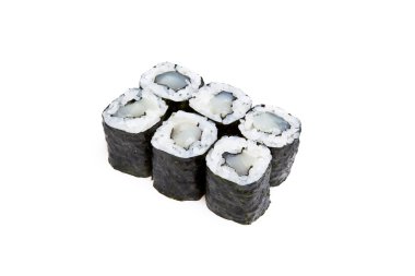 Beyaz bir arka plan üzerinde izole tarak ile Maki sushi rulo