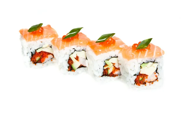 Lazackaviáros sushi tekercs garnéla conger avokádó, tobiko és sajttal — Stock Fotó