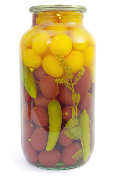 Různé zelenina konzervovaná s mátou — Stock fotografie