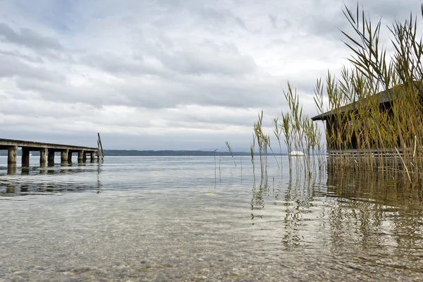 Jetty no lago Starnberg — Fotografia de Stock