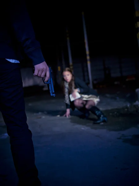 Bărbatul amenință o femeie — Fotografie, imagine de stoc