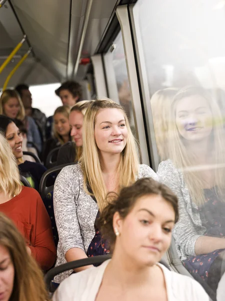Mulher no ônibus — Fotografia de Stock