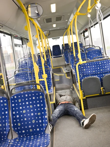 Deitado no autocarro — Fotografia de Stock