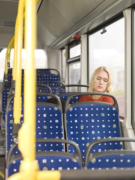Dormire sull'autobus — Foto Stock