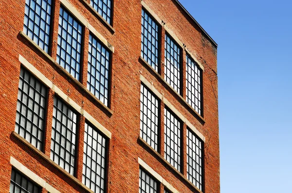Stara Fabryka z czerwonej cegły — Zdjęcie stockowe