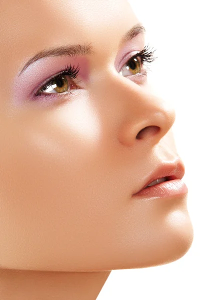 Spa närbild av renhet kvinnlig modell ansikte med perfekt hud. hudvård — Stockfoto
