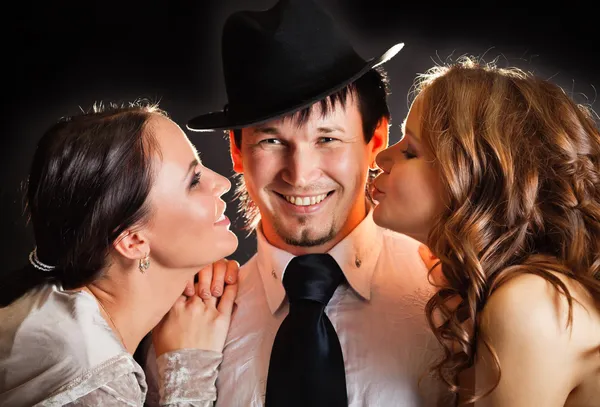 Two girls and one guy — Stock Photo, Image