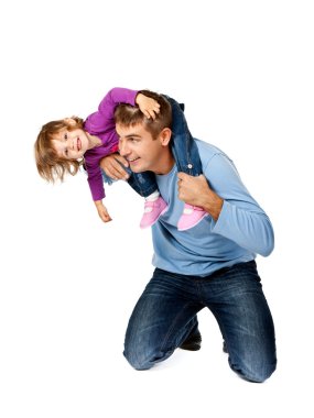 mutlu baba holding kız onun omuzlarında
