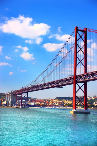 Мост в Лиссабоне, Португалия — стоковое фото
