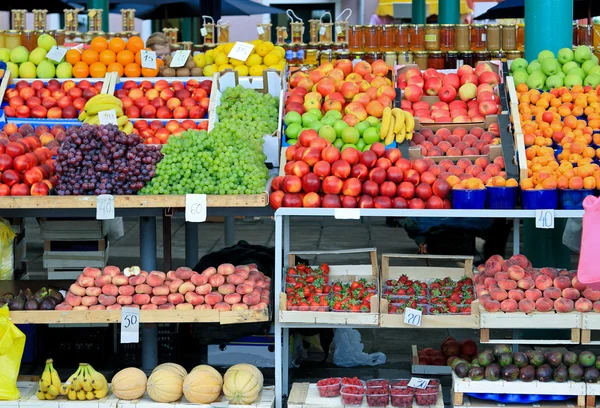 Vruchten kraam — Stockfoto