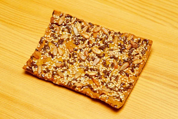 Multi-semințe cracker — Fotografie, imagine de stoc