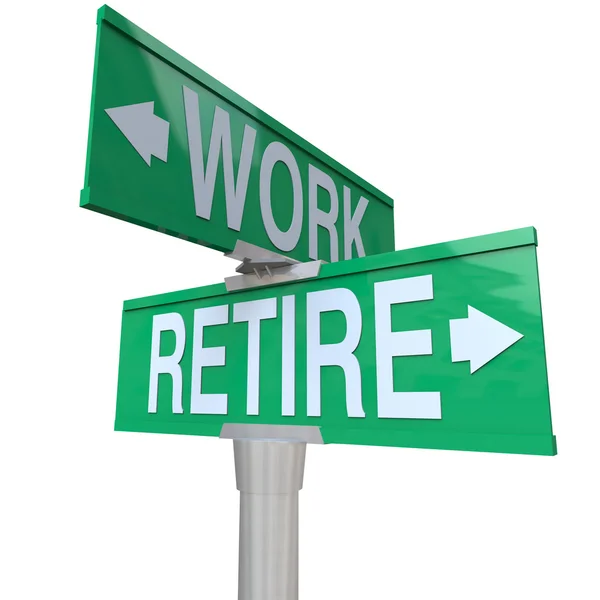 은퇴 또는 계속 일하고-은퇴 거리 표지판을 결정 — 스톡 사진