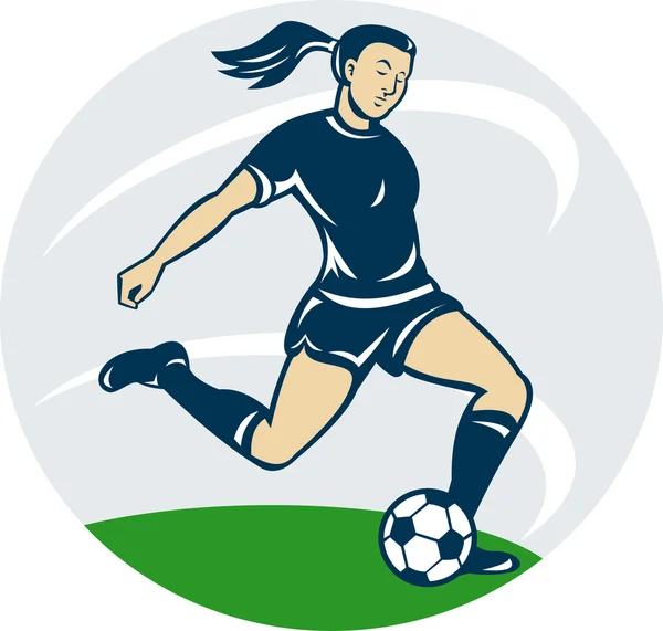 Jugadora de fútbol mujer pateando pelota — Foto de Stock