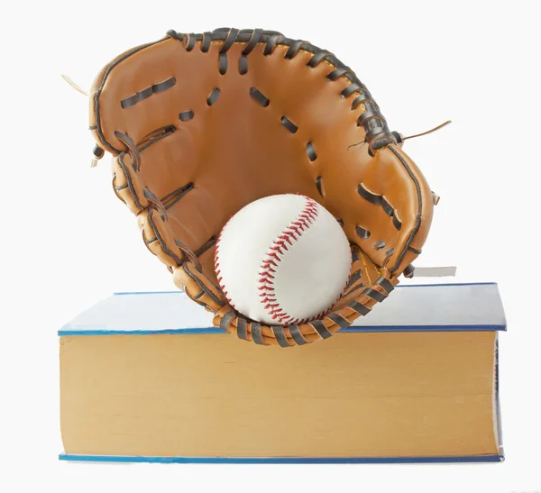 Baseball, rukavice a knihy — Stock fotografie