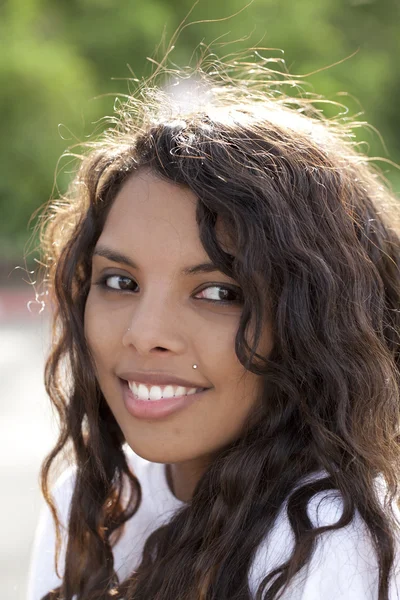 Attractive Hispanic Teen Girl Outdoor Portrait Smiling — Stock Photo, Image