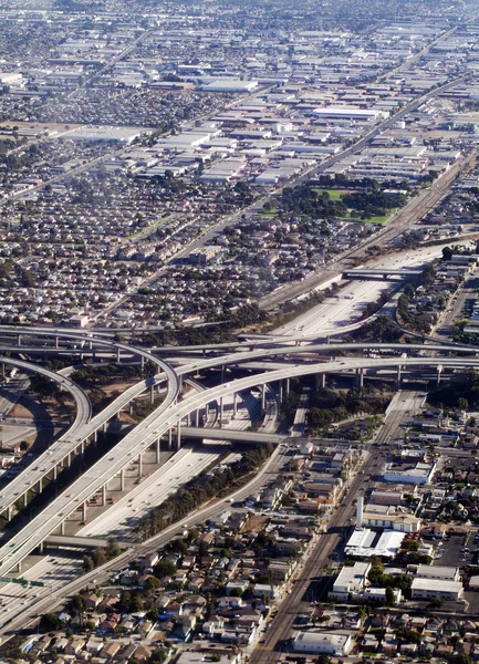 Flygfoto över södra Kalifornien freeway interchange — Stockfoto