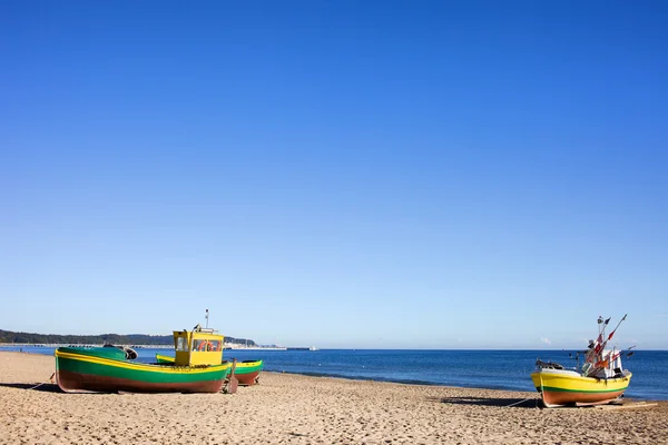 砂浜のビーチのボート — ストック写真