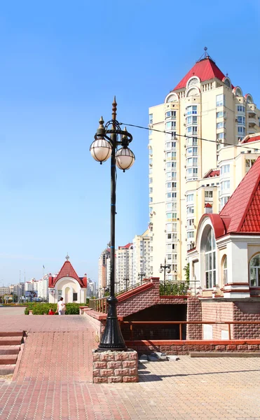 Ein neuer Stadtteil ist in Kiew — Stockfoto