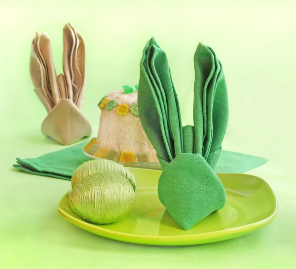 A serviette is built in form easter rabbit — Stock Photo, Image